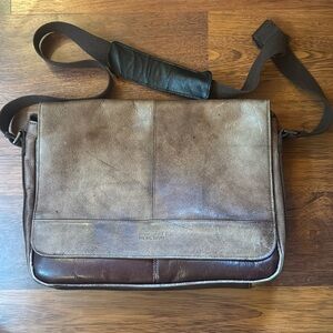 Kenneth Cole Reaction laptop messenger shoulder bag